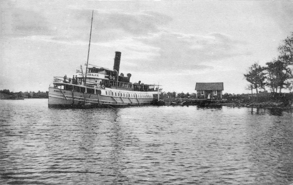 Ångbåtsbryggan_Gräddö_ca_1900
